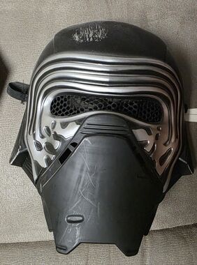 Kid's Kylo Ren mask from Star Wars force awakens